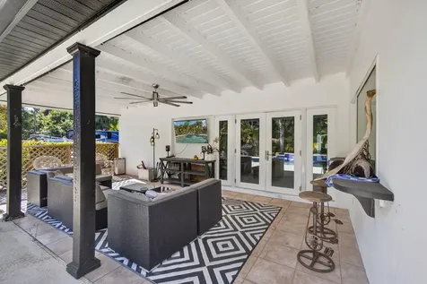 8218 S Elizabeth Avenue Palm Beach Gardens FL 33418
