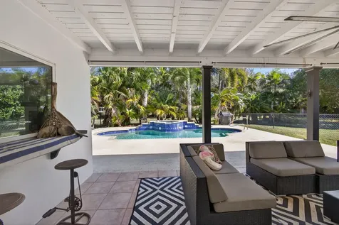 8218 S Elizabeth Avenue Palm Beach Gardens FL 33418