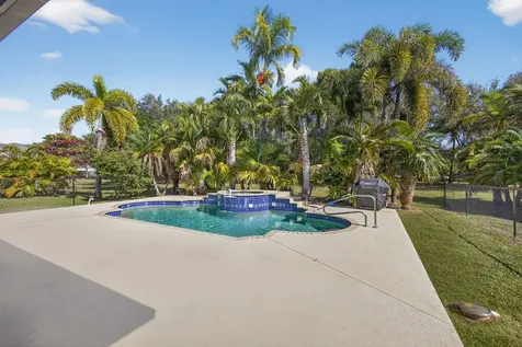 8218 S Elizabeth Avenue Palm Beach Gardens FL 33418