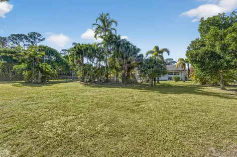 8218 S Elizabeth Avenue Palm Beach Gardens FL 33418