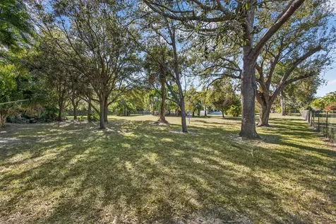 8218 S Elizabeth Avenue Palm Beach Gardens FL 33418
