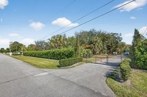 8218 S Elizabeth Avenue Palm Beach Gardens FL 33418