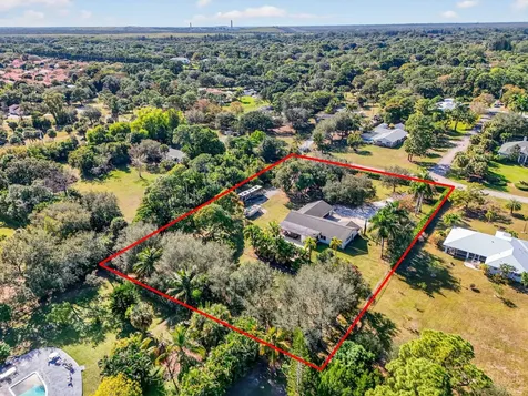 8218 S Elizabeth Avenue Palm Beach Gardens FL 33418
