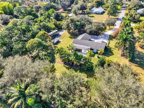 8218 S Elizabeth Avenue Palm Beach Gardens FL 33418