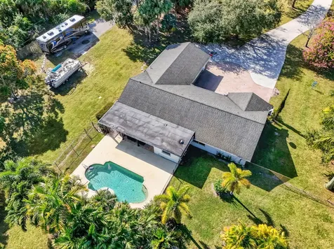 8218 S Elizabeth Avenue Palm Beach Gardens FL 33418