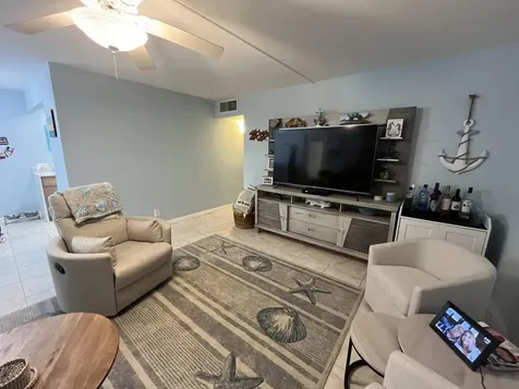 161 Saxony D Delray Beach FL 33446
