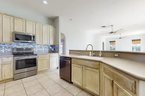 6147 Nw East Deville Circle Port Saint Lucie FL 34986