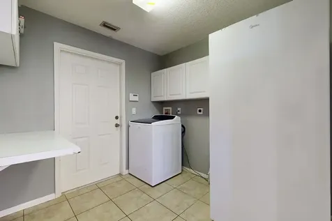 6147 Nw East Deville Circle Port Saint Lucie FL 34986