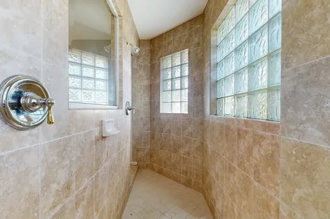 6147 Nw East Deville Circle Port Saint Lucie FL 34986