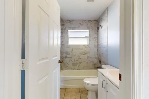 6147 Nw East Deville Circle Port Saint Lucie FL 34986