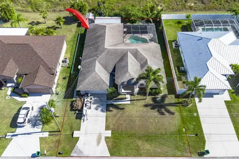 6147 Nw East Deville Circle Port Saint Lucie FL 34986