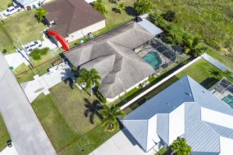 6147 Nw East Deville Circle Port Saint Lucie FL 34986