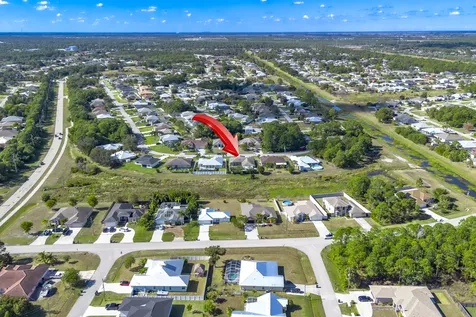6147 Nw East Deville Circle Port Saint Lucie FL 34986