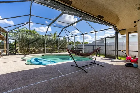 6147 Nw East Deville Circle Port Saint Lucie FL 34986