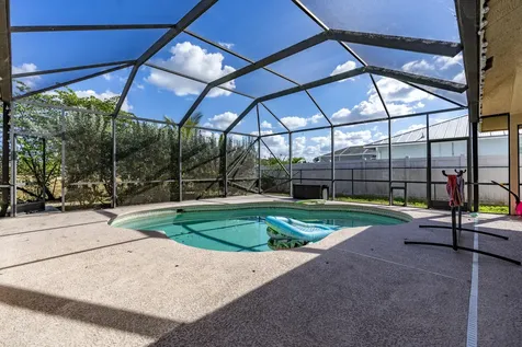 6147 Nw East Deville Circle Port Saint Lucie FL 34986