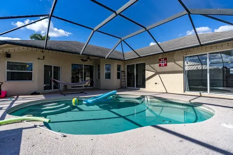 6147 Nw East Deville Circle Port Saint Lucie FL 34986