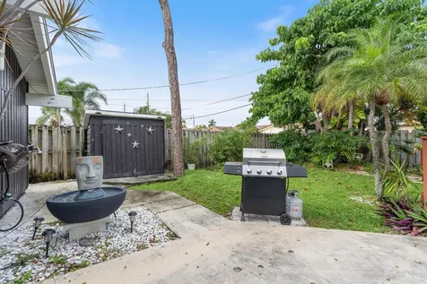 221 Nw 45th Street Oakland Park FL 33309