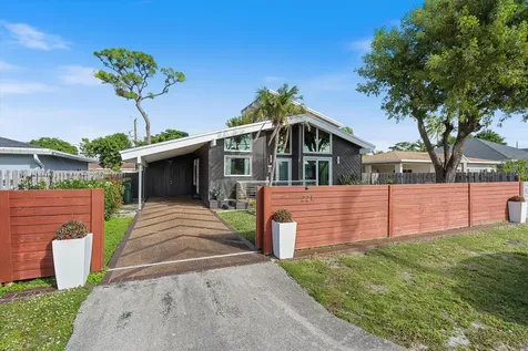 221 Nw 45th Street Oakland Park FL 33309
