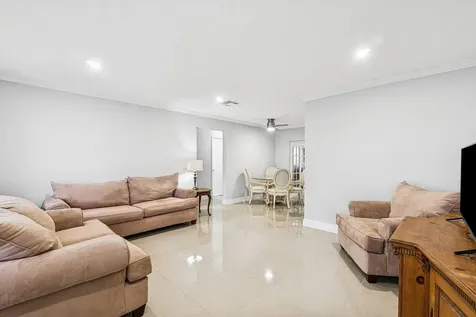 904 Sw 5th Avenue Boynton Beach FL 33426