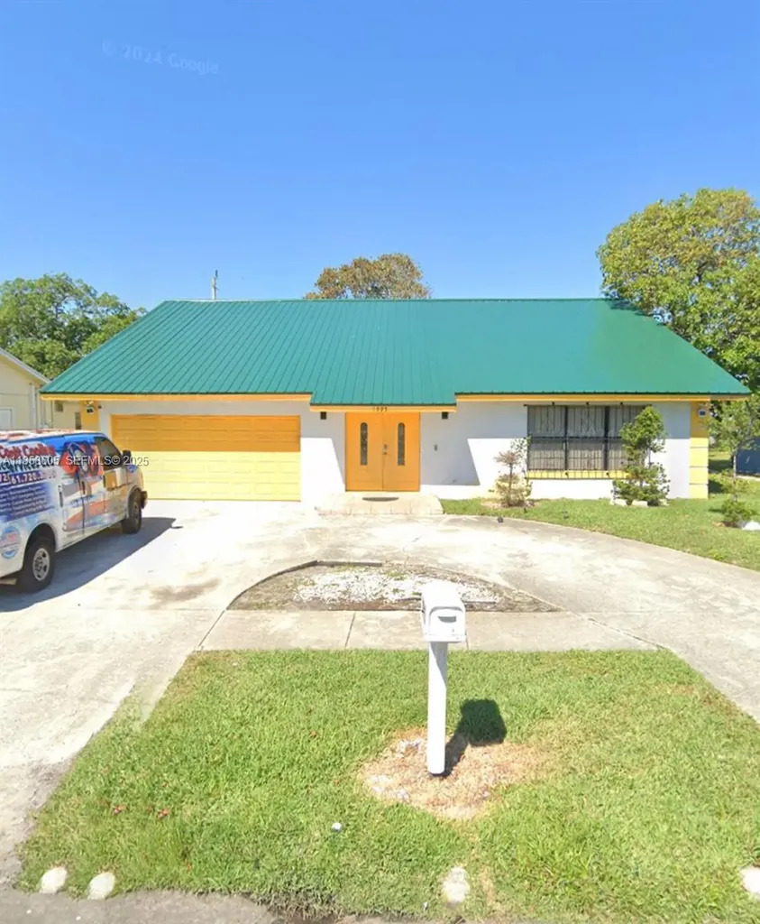 1995 Nw 1st Street Boynton Beach FL 33435