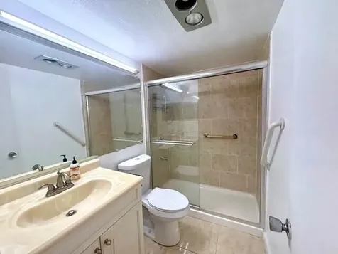 119 Berkshire F West Palm Beach FL 33417
