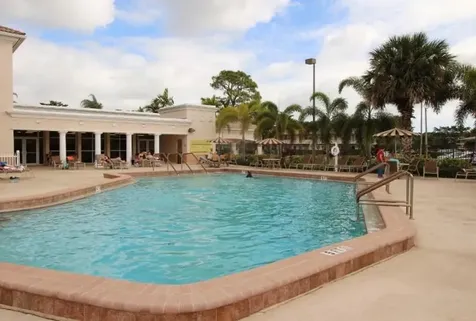 119 Berkshire F West Palm Beach FL 33417