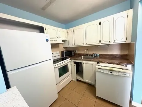 119 Berkshire F West Palm Beach FL 33417