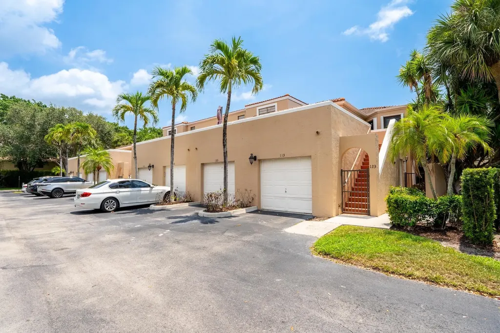 6614 Villa Sonrisa Drive Boca Raton FL 33433