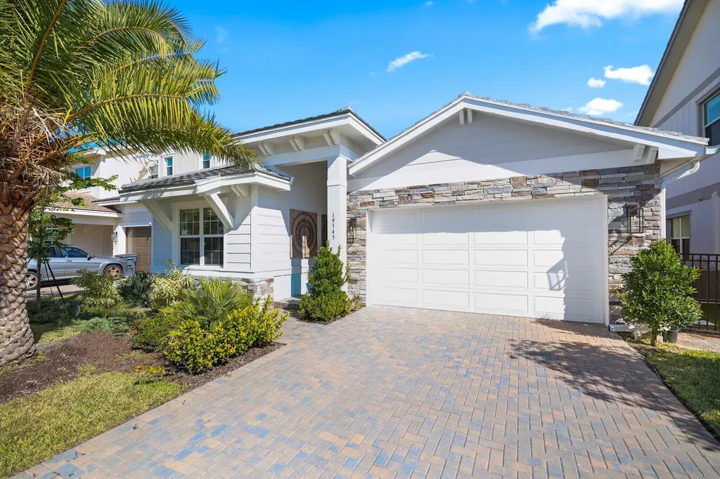 19545 Broad Shore Walk Loxahatchee FL 33470