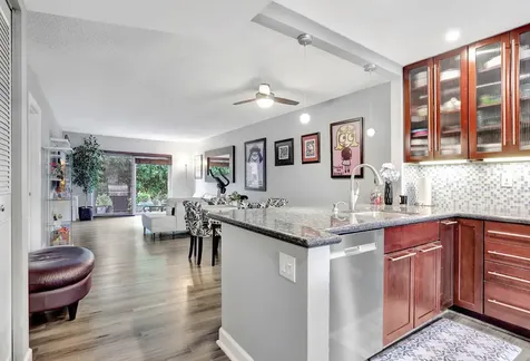 860 Se 6th Avenue Deerfield Beach FL 33441