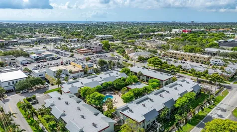 860 Se 6th Avenue Deerfield Beach FL 33441