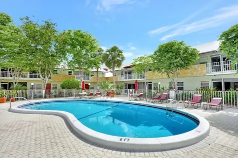 860 Se 6th Avenue Deerfield Beach FL 33441