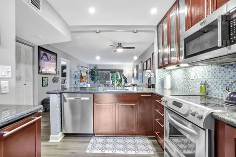 860 Se 6th Avenue Deerfield Beach FL 33441