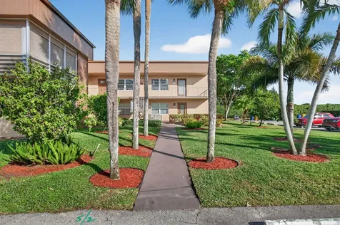 642 Burgundy N Delray Beach FL 33484