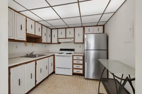 642 Burgundy N Delray Beach FL 33484