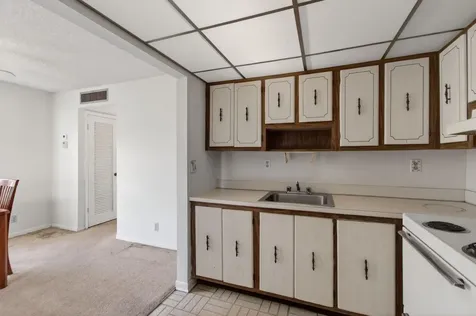 642 Burgundy N Delray Beach FL 33484