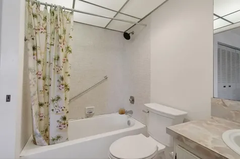 642 Burgundy N Delray Beach FL 33484