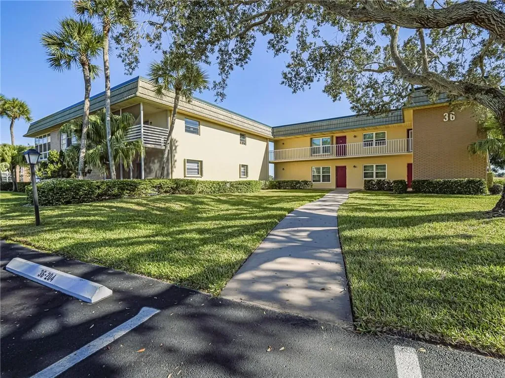 36 Vista Gardens Trail Vero Beach FL 32962