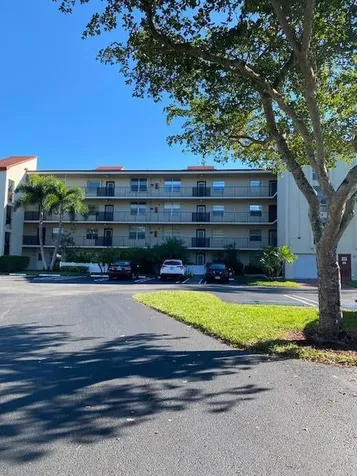 27 Abbey Lane Delray Beach FL 33446