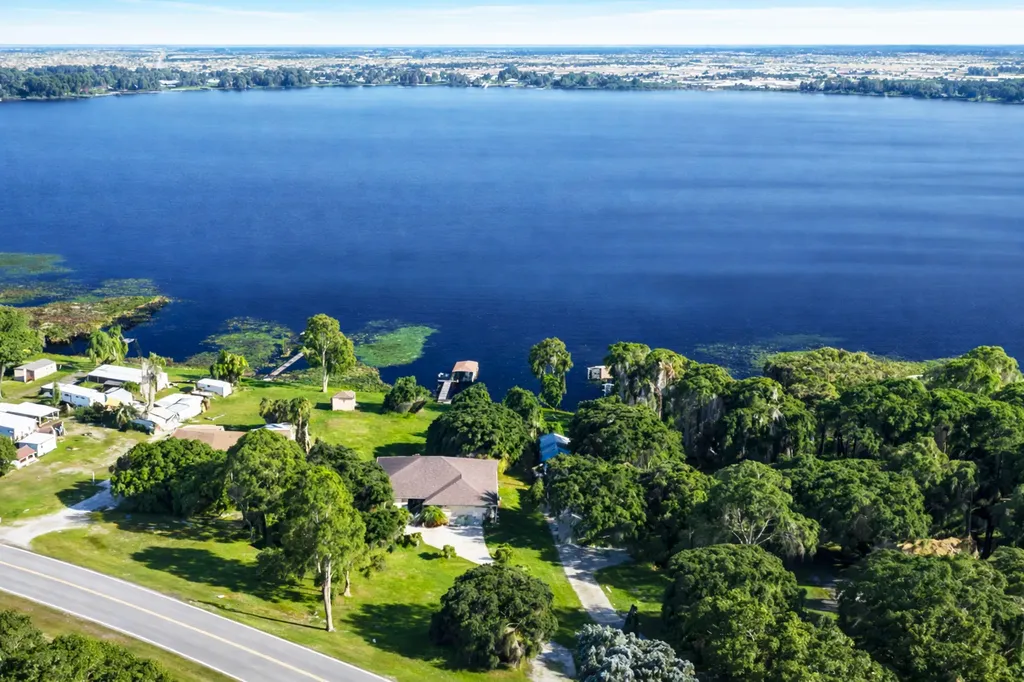 680 Memorial Drive Sebring FL 33870