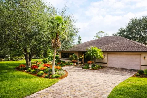 680 Memorial Drive Sebring FL 33870