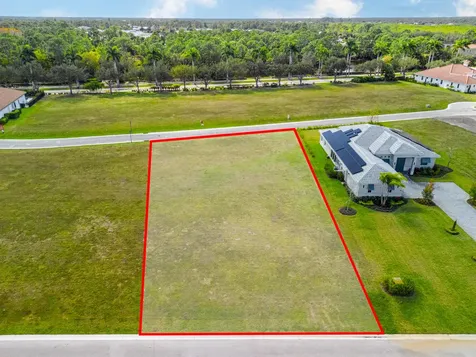 135 SE Via Lago Garda Port Saint Lucie FL 34952