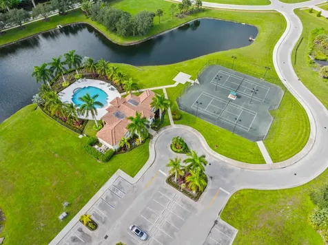 135 SE Via Lago Garda Port Saint Lucie FL 34952