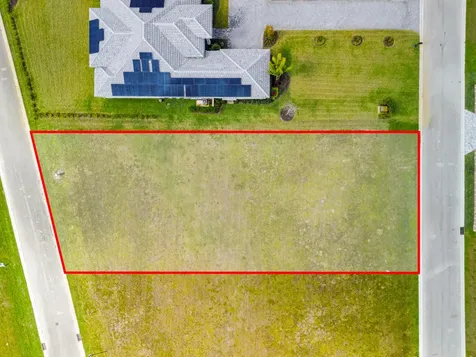 135 SE Via Lago Garda Port Saint Lucie FL 34952