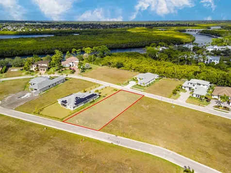 135 SE Via Lago Garda Port Saint Lucie FL 34952