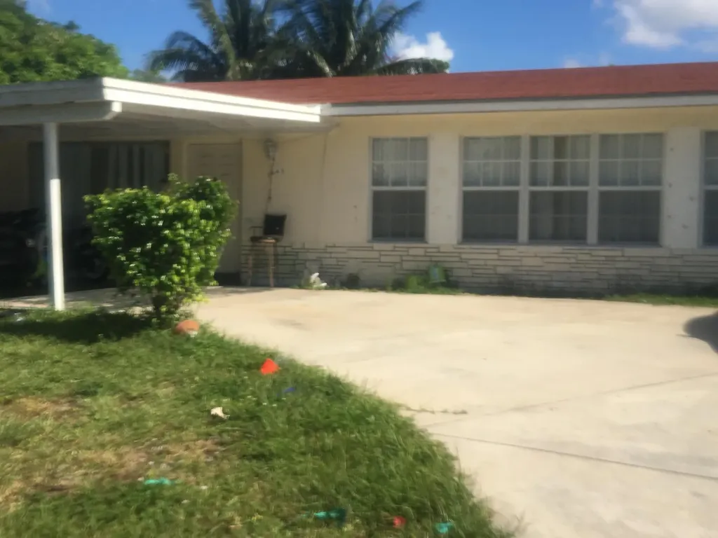 1643 44th Street West Palm Beach FL 33407