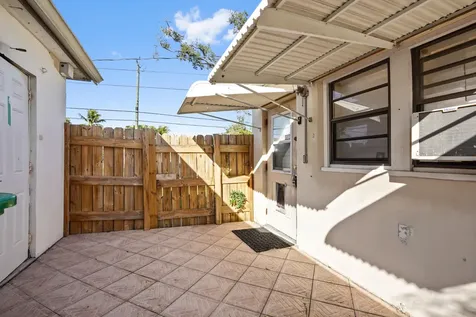3858 Lakewood Road Palm Springs FL 33461