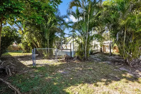 3858 Lakewood Road Palm Springs FL 33461