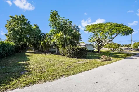 3858 Lakewood Road Palm Springs FL 33461