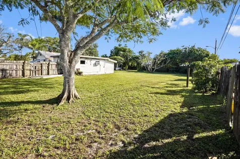 3858 Lakewood Road Palm Springs FL 33461